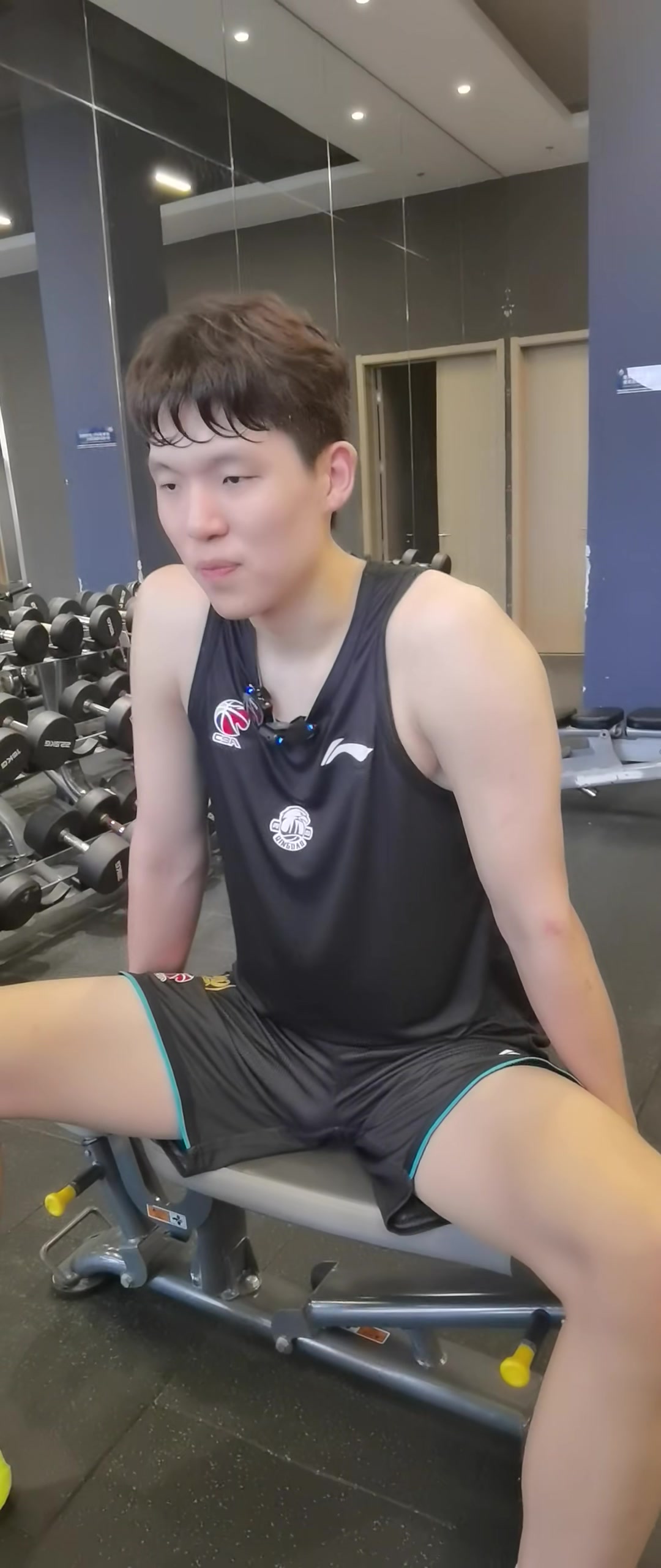 博鱼体育-杨瀚森重回青岛训练&amp;寄语母队：明年总冠军